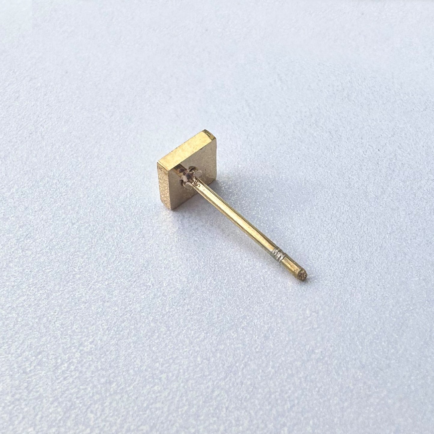 ゴールドピアス/square