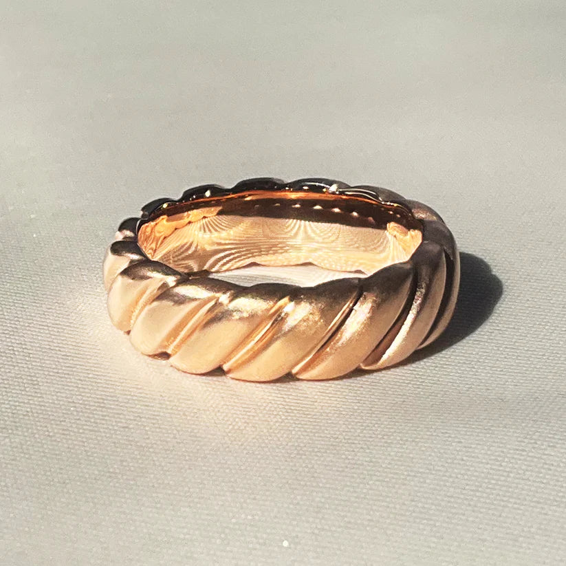 [Gold] spiral ring #exploring