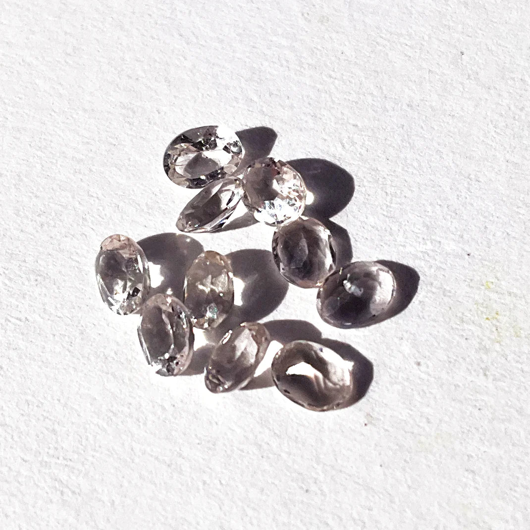 [モルガナイト] Circle & float pierced earring