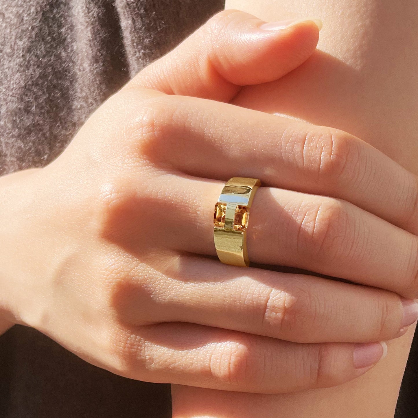 [Citrine] hide and sparkle gold #exploring