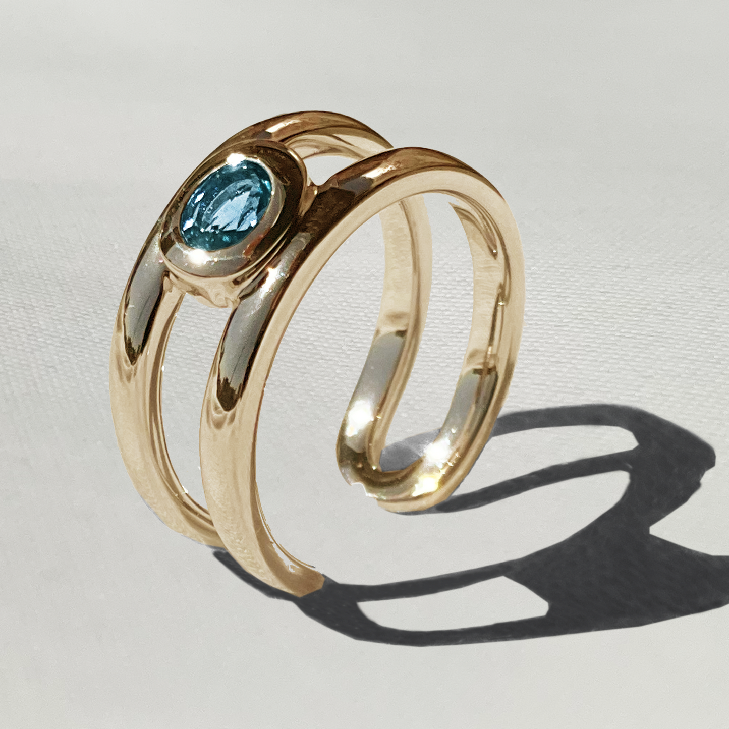[Blue-topaz] bind with oval gold #authentic