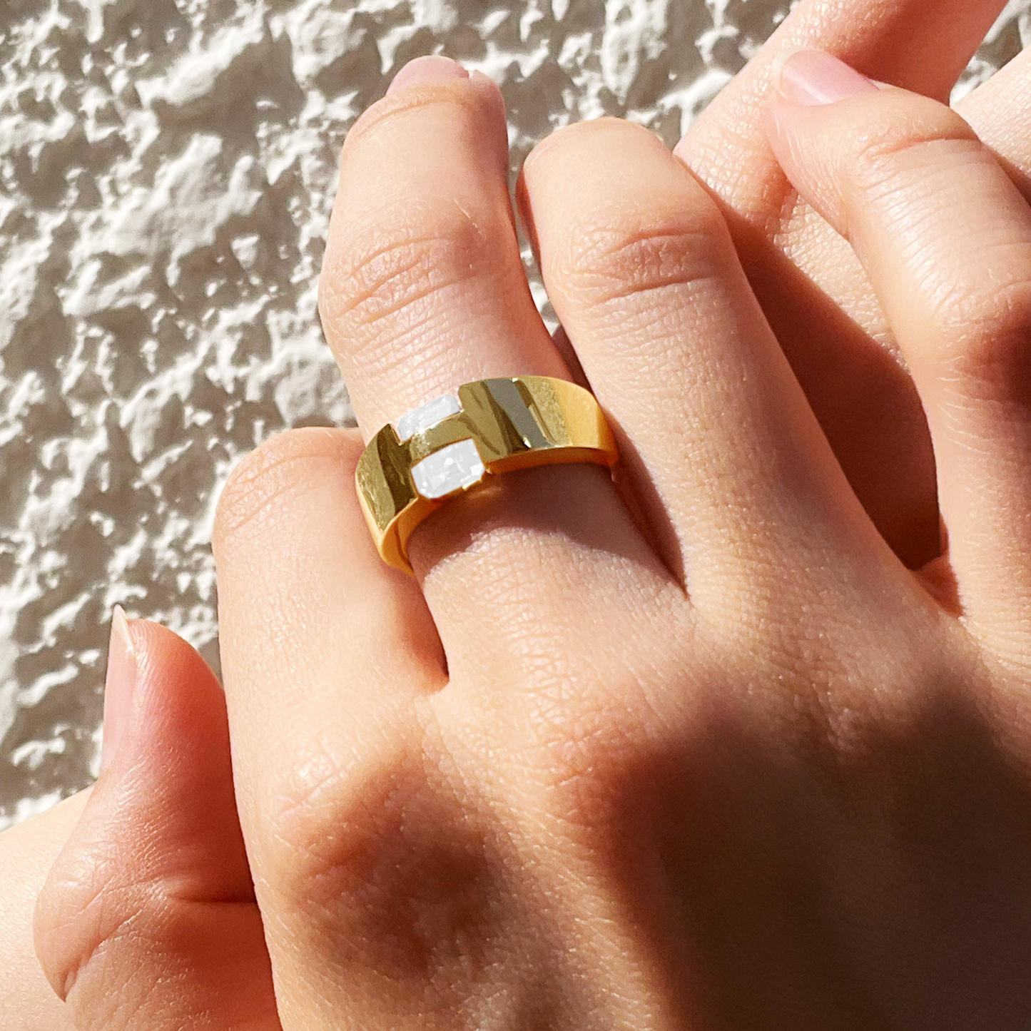 [ムーンストーン] hide and sparkle gold #exploring